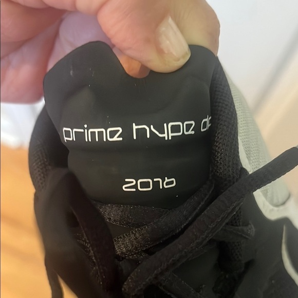 Nike Black and Silver Basketball Sneakers women’s size 11 - Picture 7 of 8